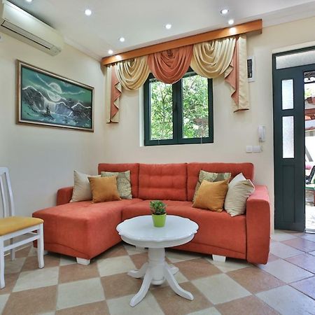 Apartments Holiday Lux Sutomore Dış mekan fotoğraf