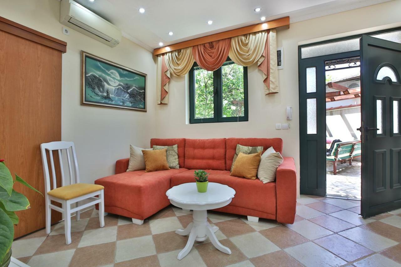 Apartments Holiday Lux Sutomore Dış mekan fotoğraf