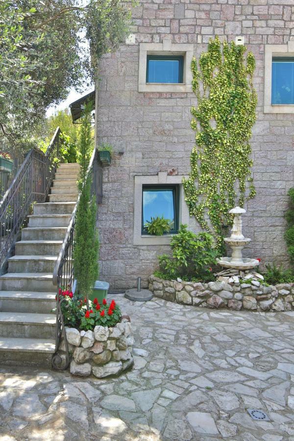 Apartments Holiday Lux Sutomore Dış mekan fotoğraf
